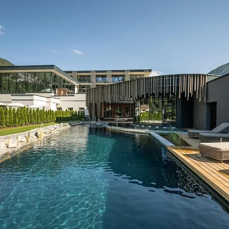 Hotell Luerzerhof - Luxury Nature Untertauern