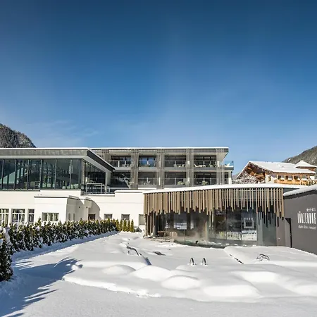 Hotell Luerzerhof - Luxury Nature Untertauern
