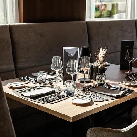 Luerzerhof - Luxury Nature Hotell Untertauern