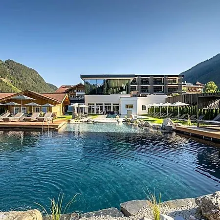 Hotel Lürzerhof - Luxury Nature