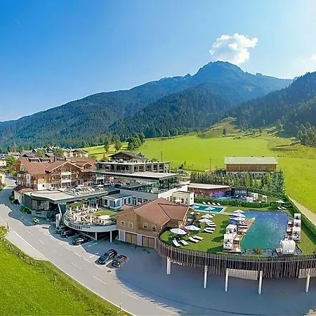 Luerzerhof - Luxury Nature 酒店 4*