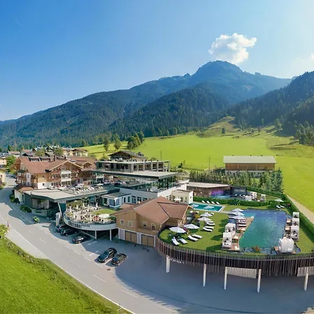 Luerzerhof - Luxury Nature 4* ウンタータウエルン